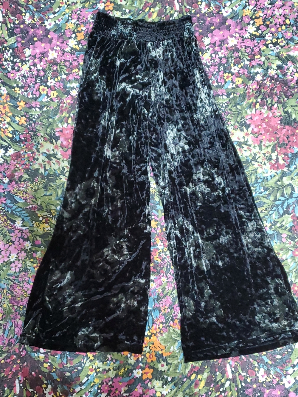 indigo rein black crushed velvet wide leg pants size L